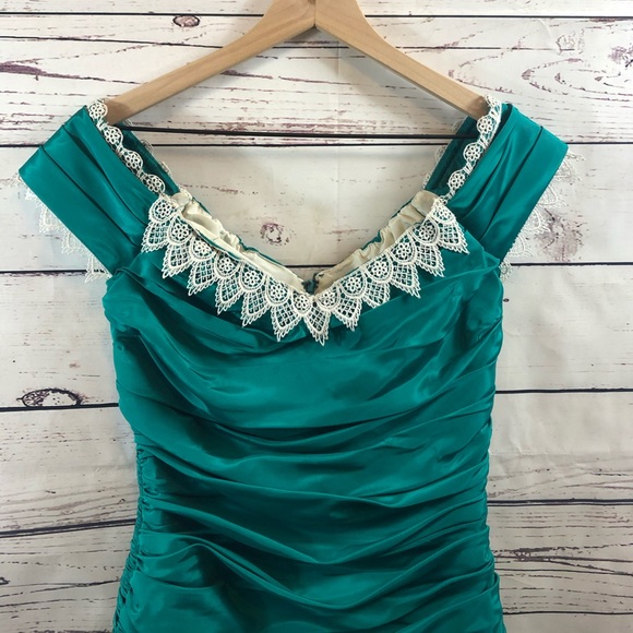 Vintage Prom Dress 1980’s, Emerald Green - Picture 3 of 5